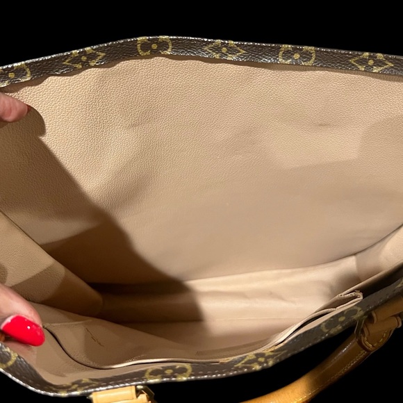 LOUIS VUITTON Sac Plat Tote - Picture 8 of 12